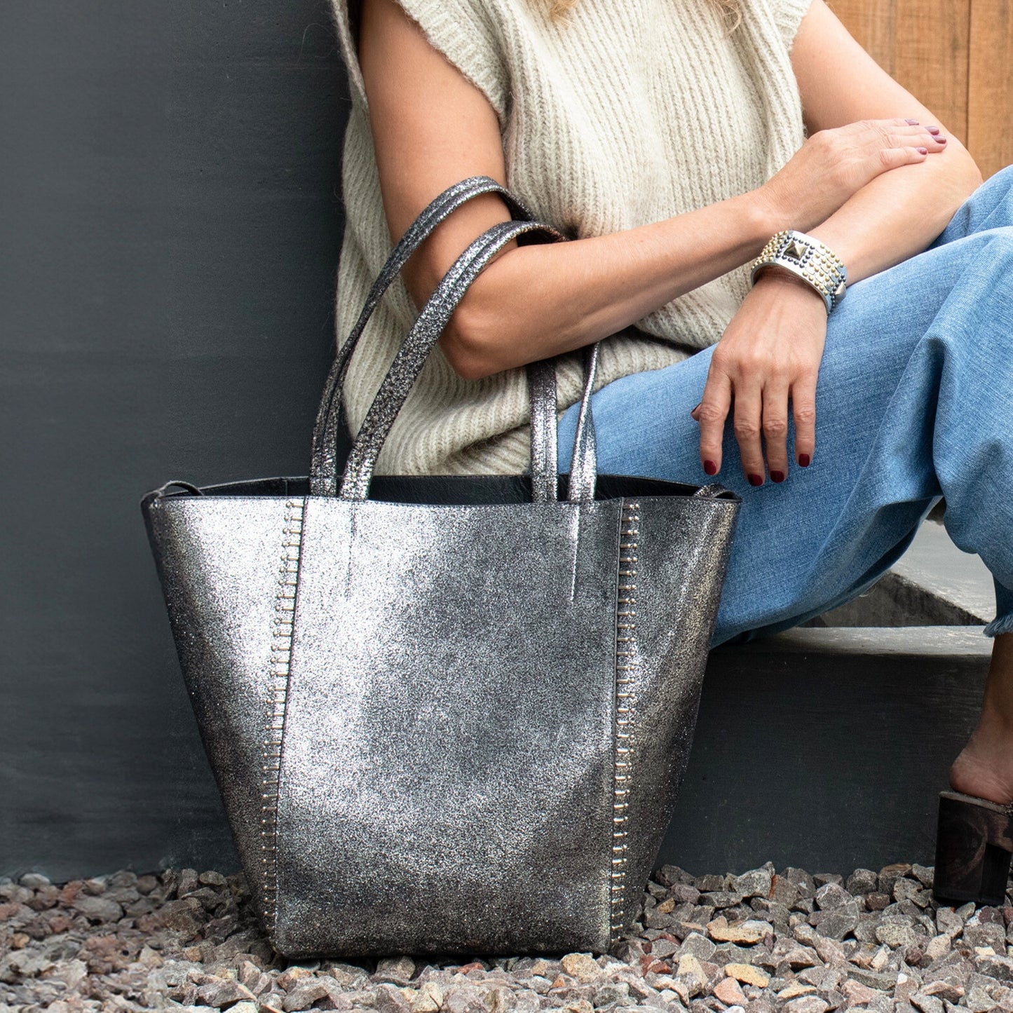 Dannita New Che Tote "New Size"