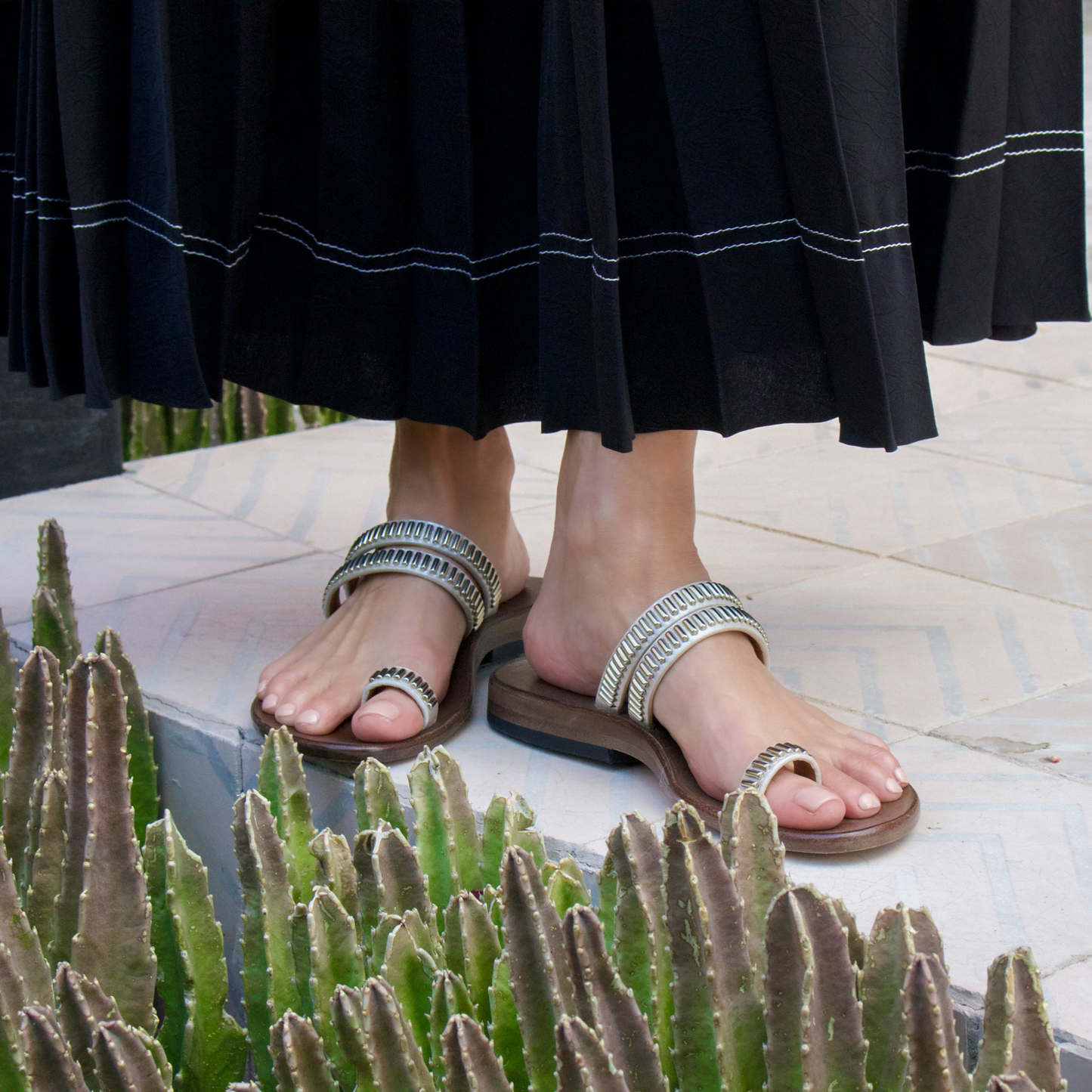 Sumi Sandal
